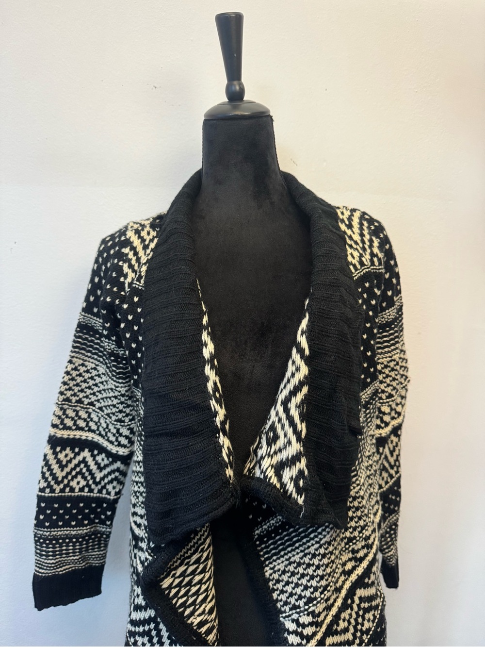 Black & Brown Knitted Cardigan - Picture 2 of 10